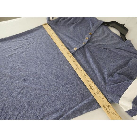 Floral Blooming Women's V-neck Button accent T-shirt L - Picture 5 of 9